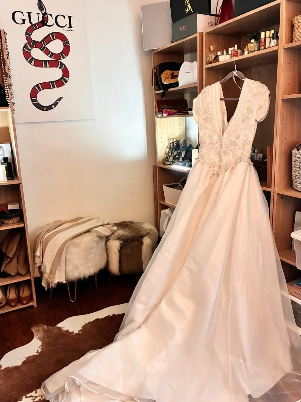 Elegant Cream Bridal Ball Gown Dress with Lace Bodice